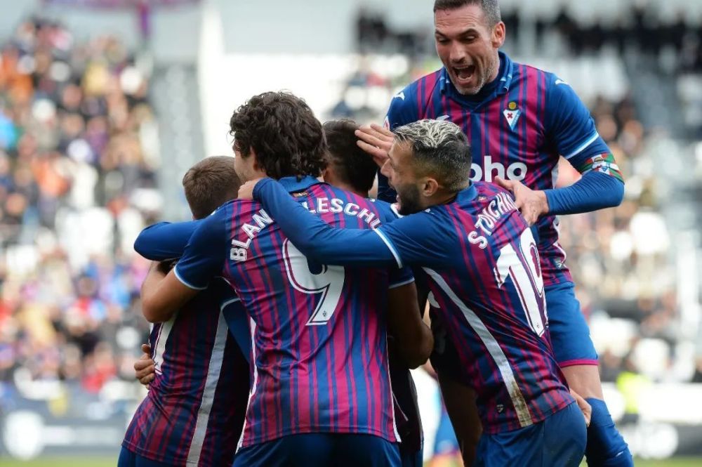 欧文一同打 欧文一同打