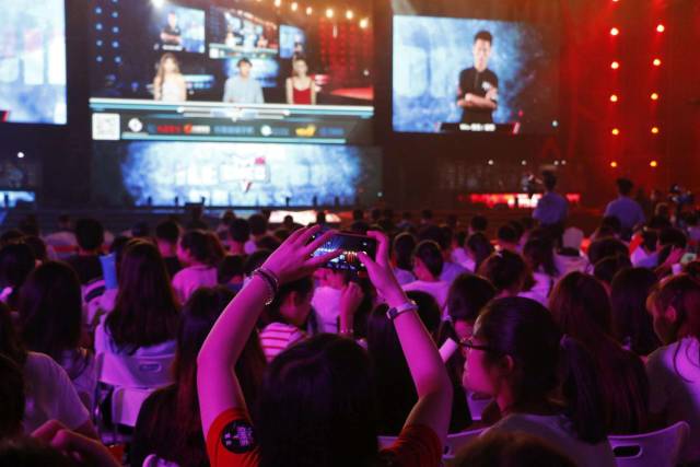 阿尔瓦雷斯 阿尔瓦雷斯